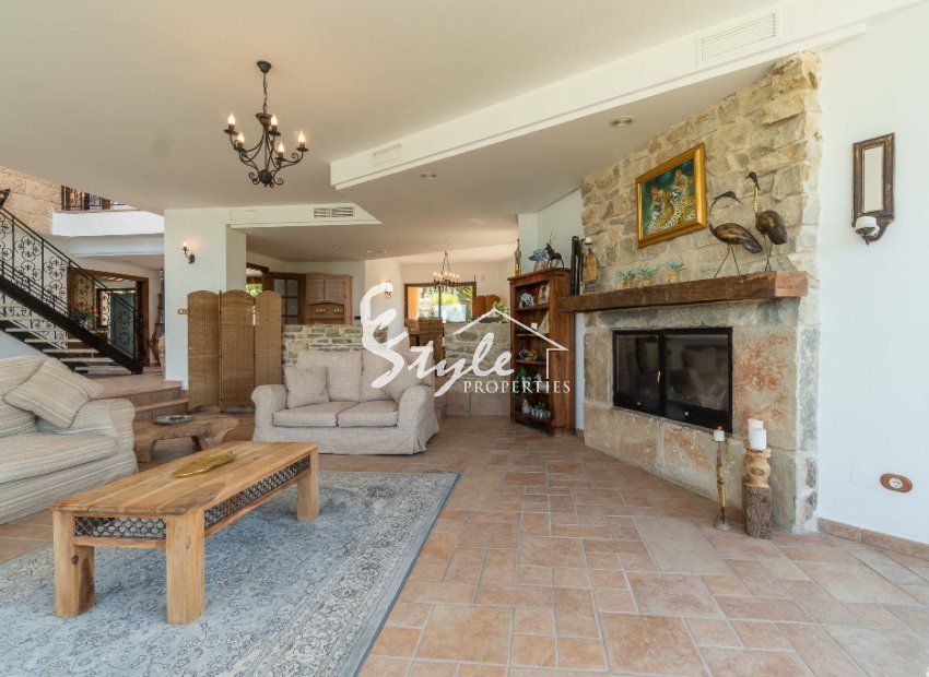 Resale - Villa - Costa Blanca - Orihuela Costa