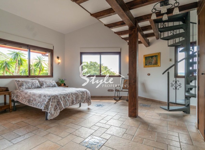 Resale - Villa - Costa Blanca - Orihuela Costa