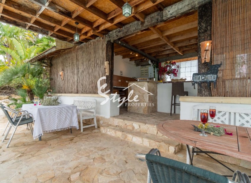 Resale - Villa - Costa Blanca - Orihuela Costa