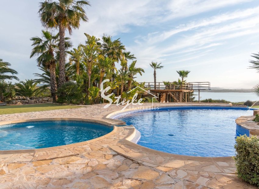 Resale - Villa - Costa Blanca - Orihuela Costa