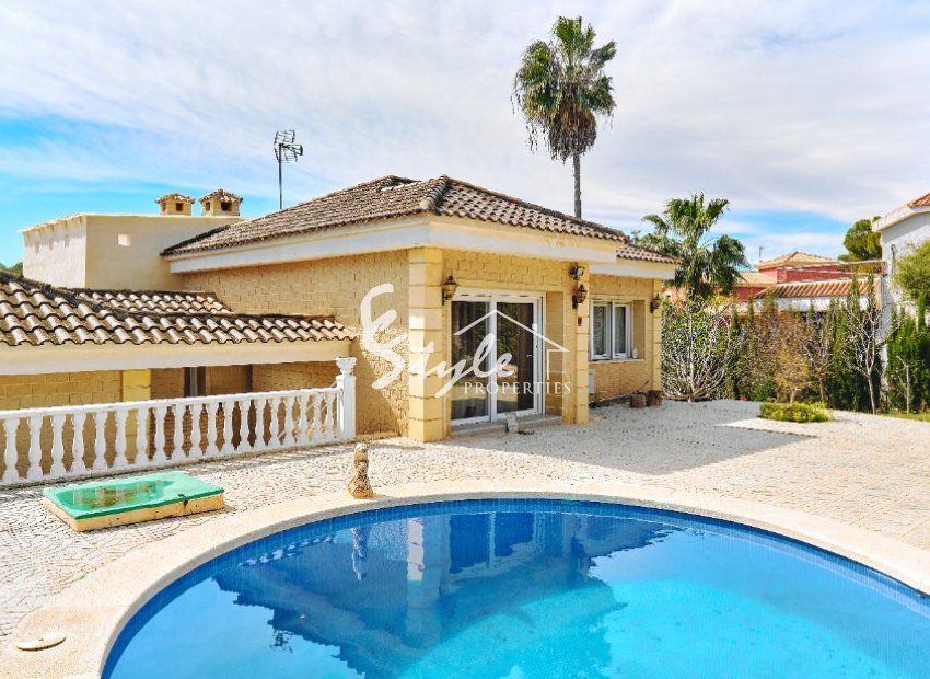 Resale - Villa - Dehesa de Campoamor