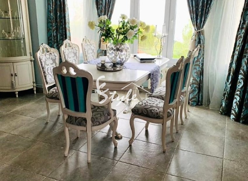 Resale - Villa - Javea