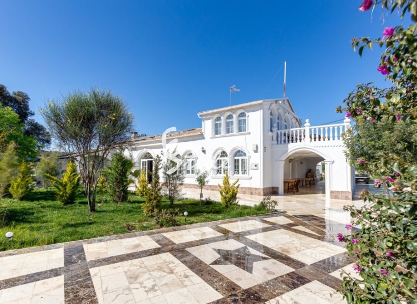 Resale - Villa - La Marina