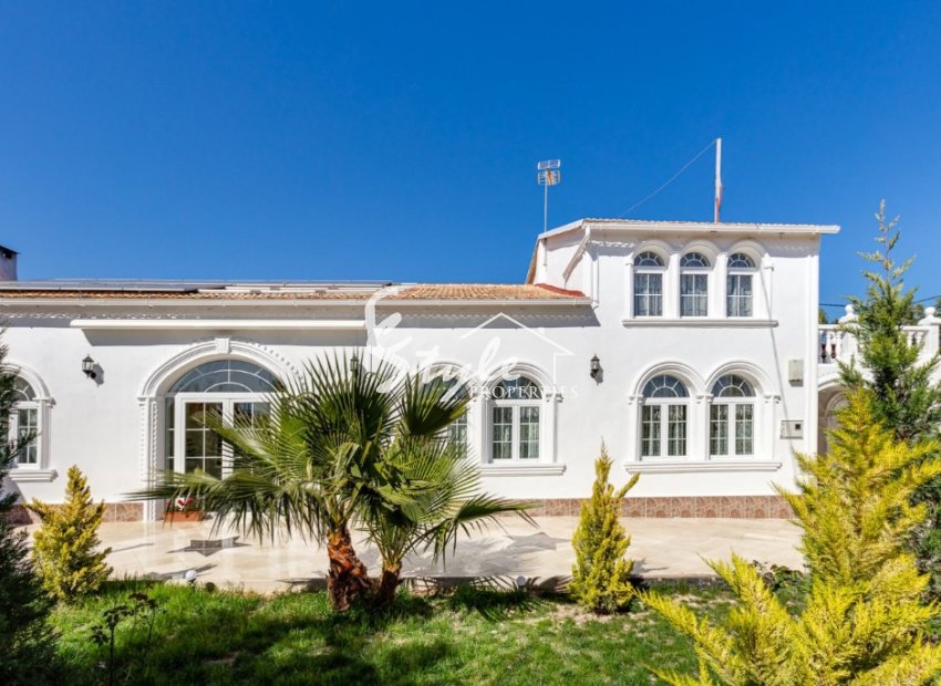 Resale - Villa - La Marina