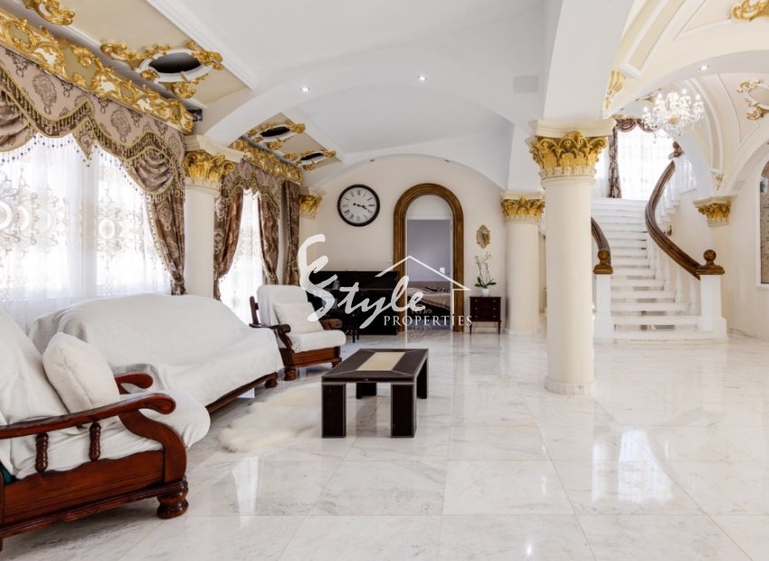 Resale - Villa - La Marina