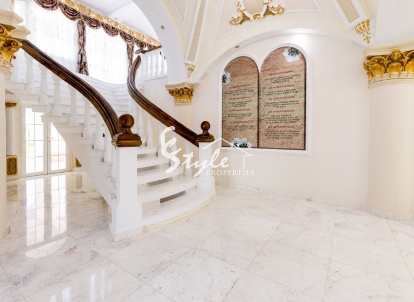 Resale - Villa - La Marina