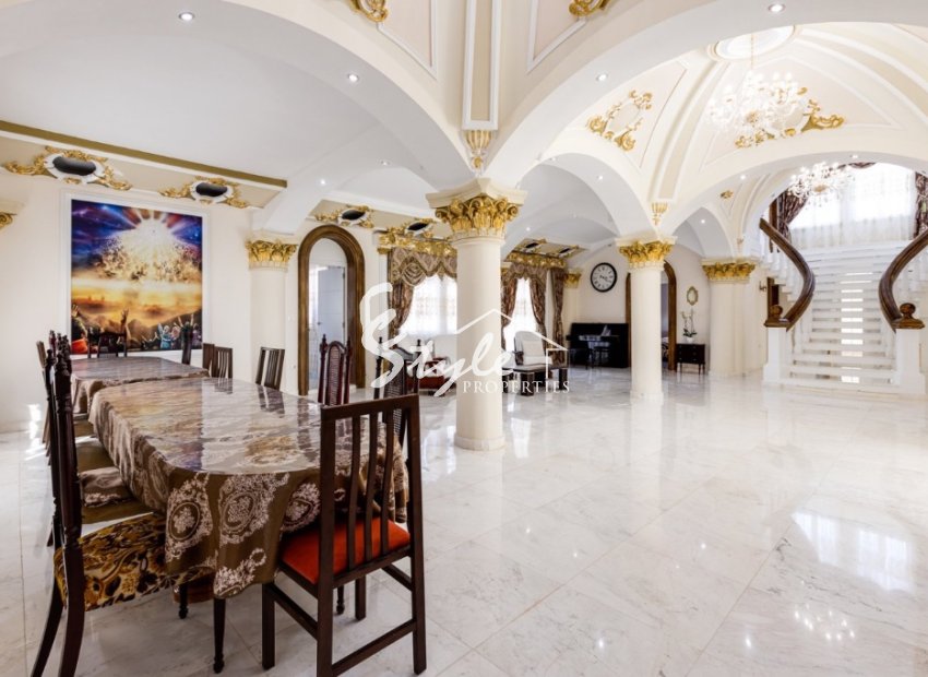 Resale - Villa - La Marina