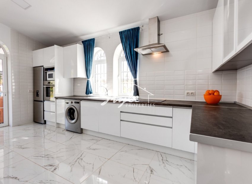 Resale - Villa - La Marina