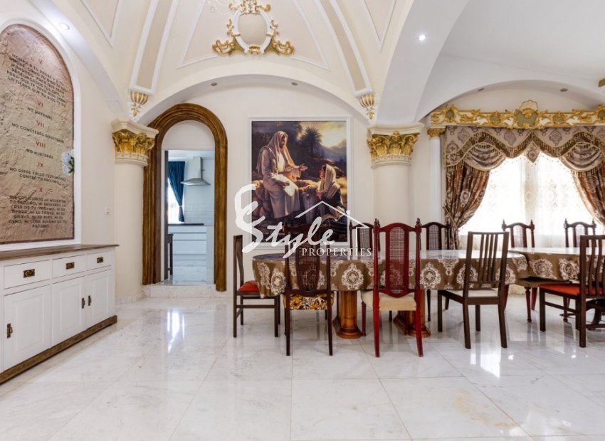 Resale - Villa - La Marina