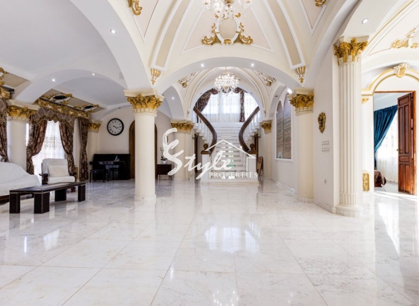 Resale - Villa - La Marina