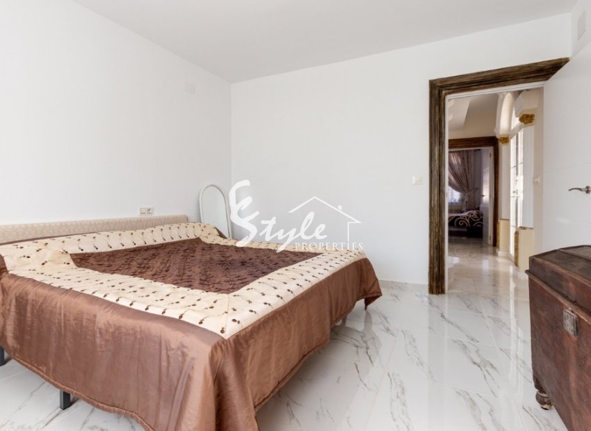 Resale - Villa - La Marina