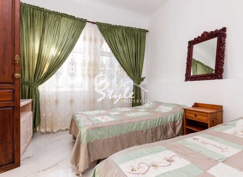 Resale - Villa - La Marina