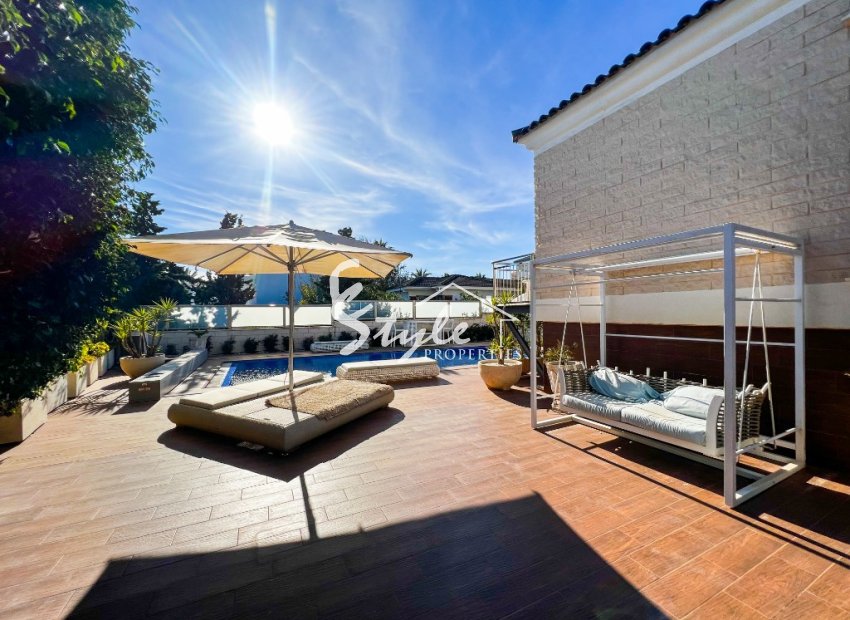 Resale - Villa - La Mata