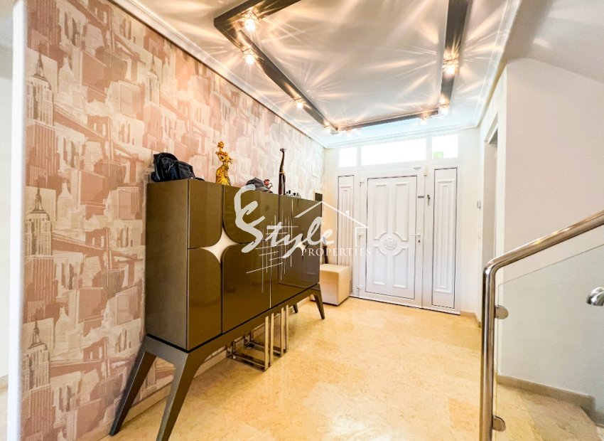 Resale - Villa - La Mata