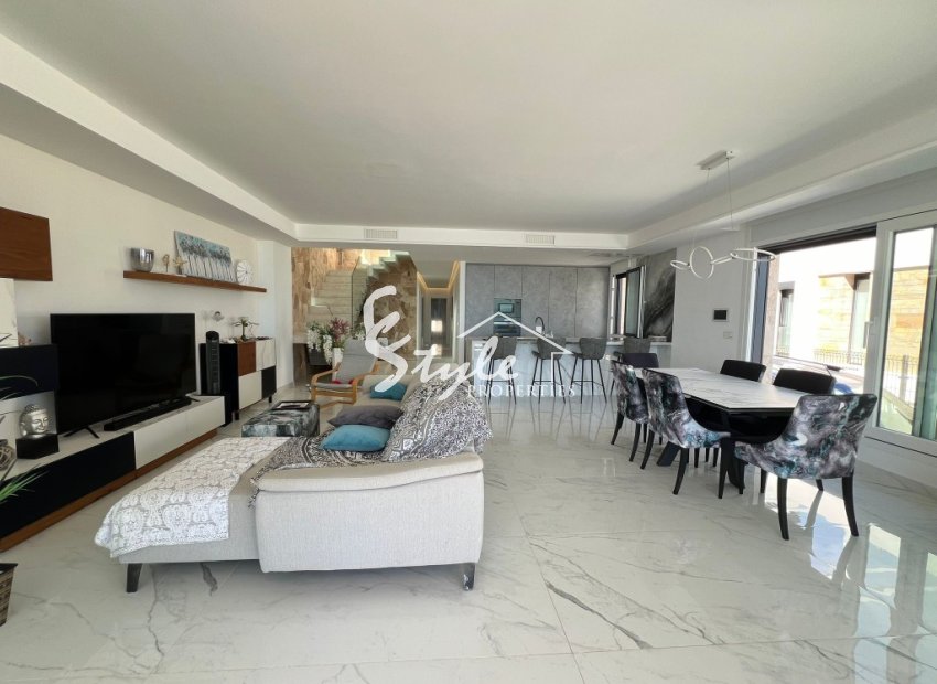 Resale - Villa - La Mata