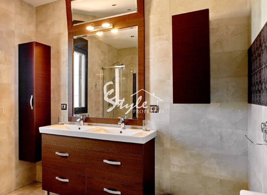 Resale - Villa - La Mata