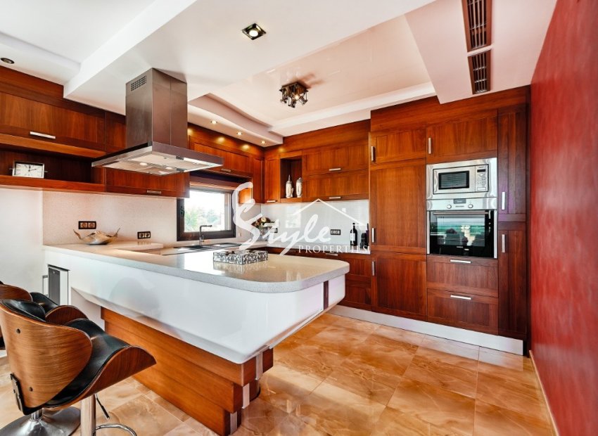 Resale - Villa - La Mata