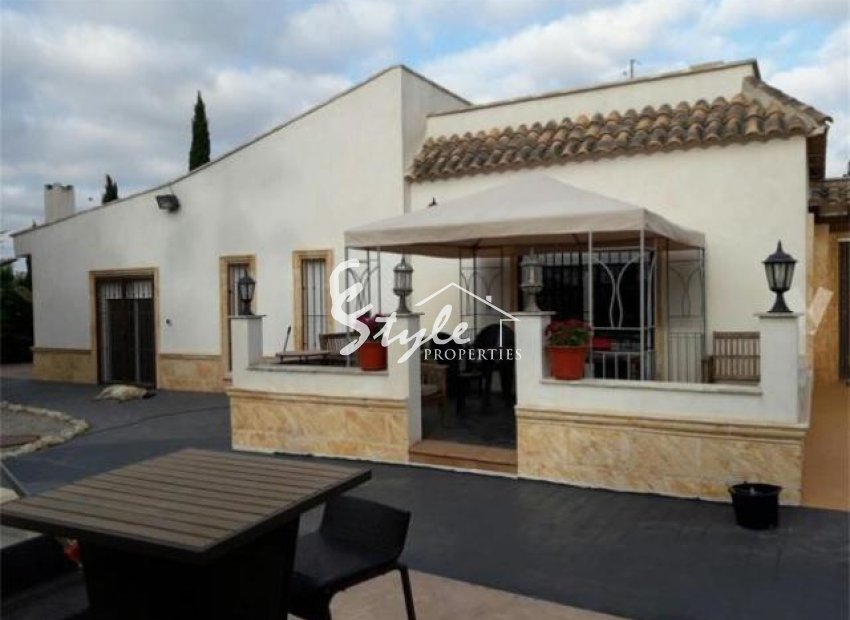 Resale - Villa - La Matanza