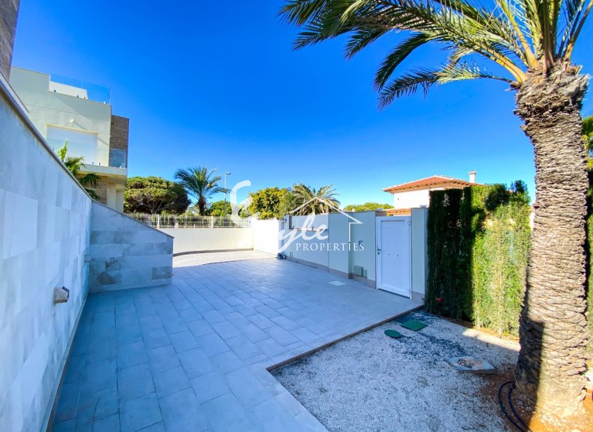 Resale - Villa - La Zenia