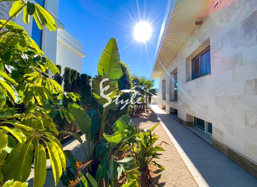 Resale - Villa - La Zenia