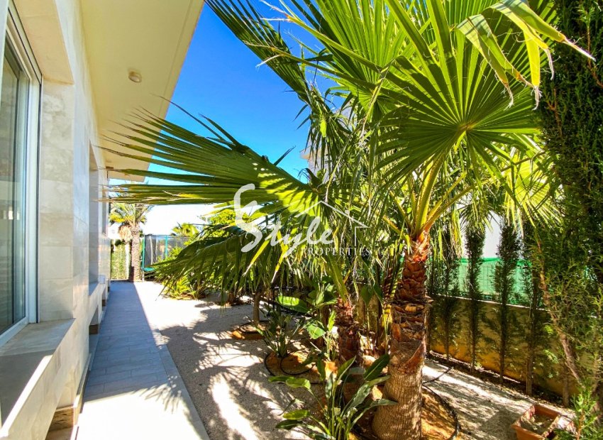 Resale - Villa - La Zenia