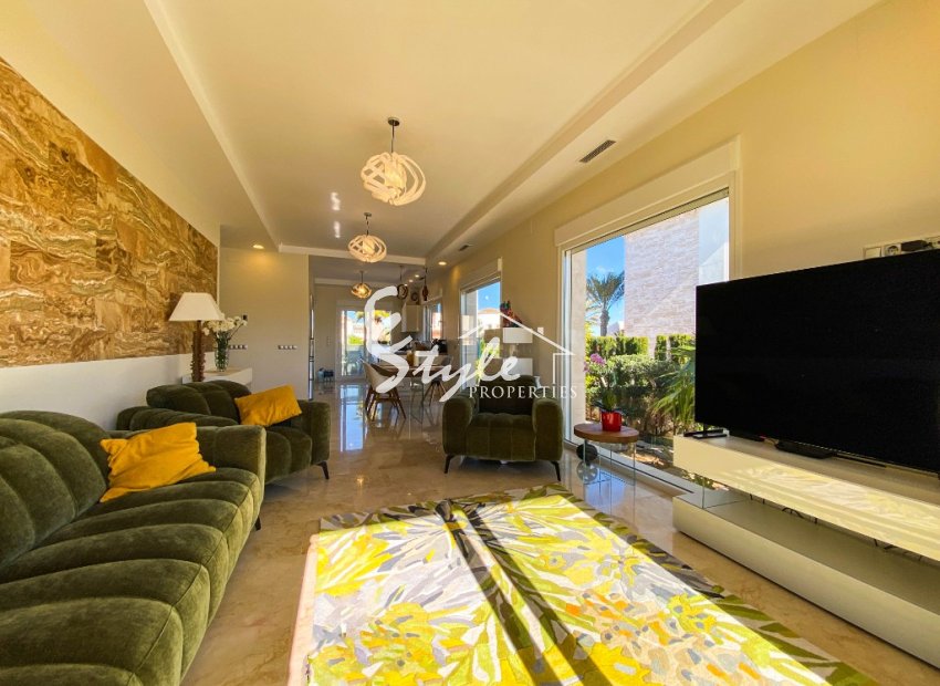 Resale - Villa - La Zenia