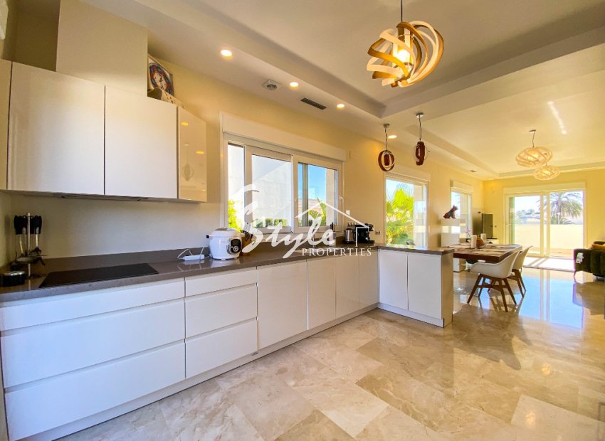 Resale - Villa - La Zenia