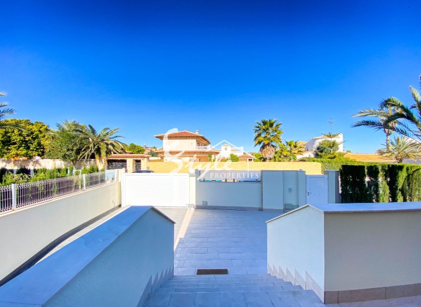 Resale - Villa - La Zenia
