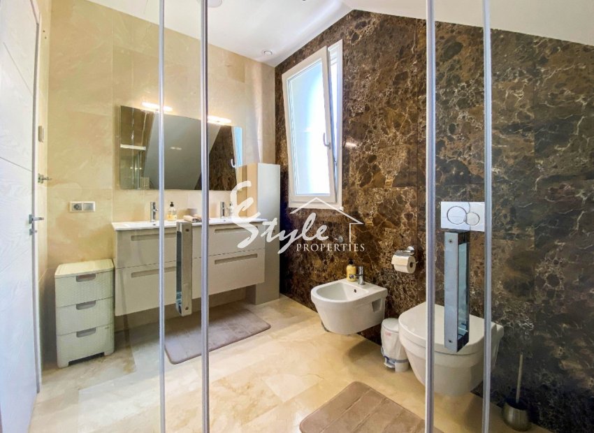 Resale - Villa - La Zenia