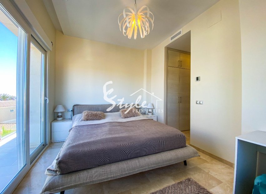 Resale - Villa - La Zenia