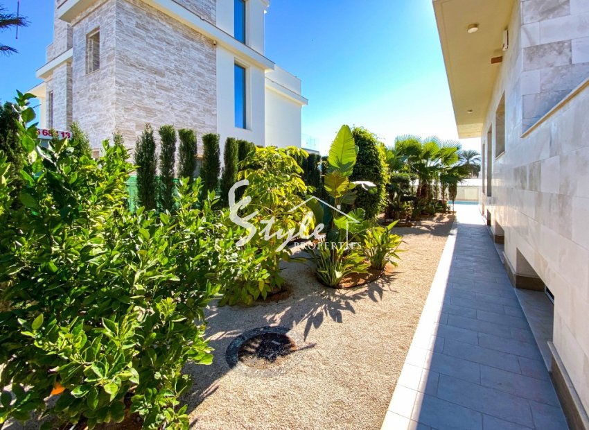 Resale - Villa - La Zenia