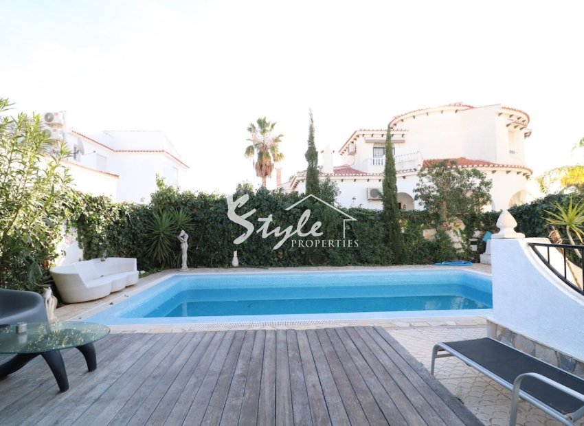 Resale - Villa - La Zenia