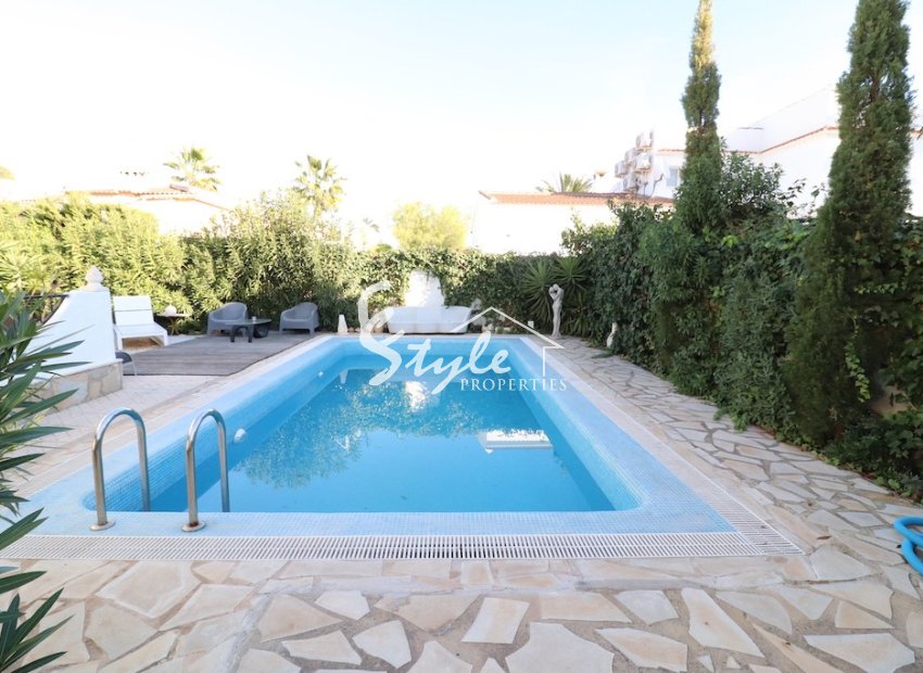 Resale - Villa - La Zenia