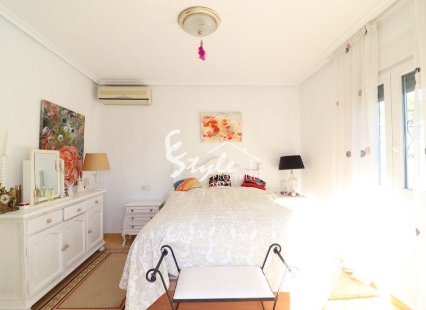 Resale - Villa - La Zenia