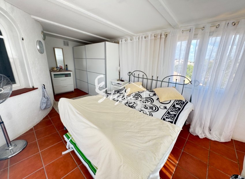 Resale - Villa - La Zenia