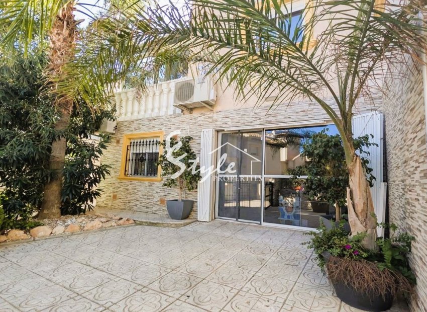 Resale - Villa - La Zenia