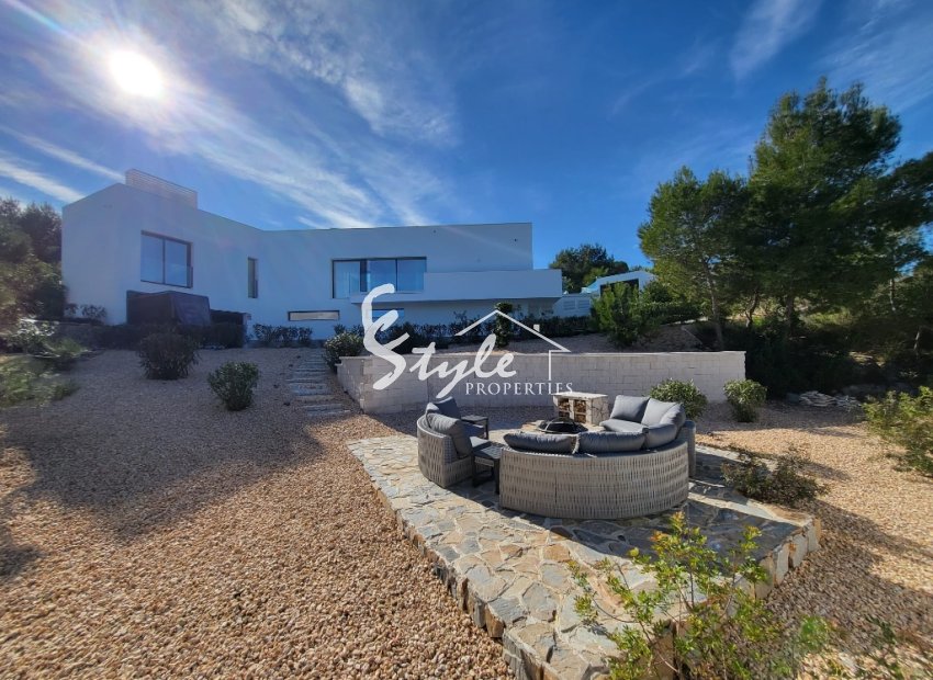 Resale - Villa - Las Colinas Golf