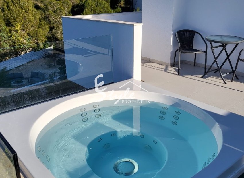 Resale - Villa - Las Colinas Golf