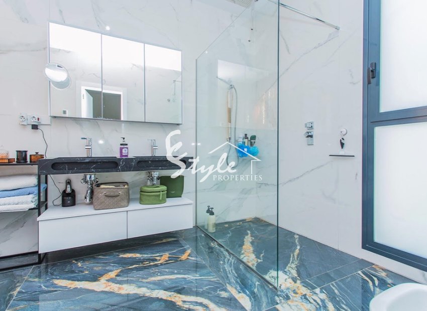 Resale - Villa - Las Colinas Golf