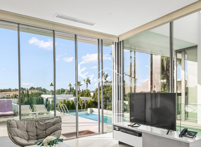 Resale - Villa - Las Colinas Golf