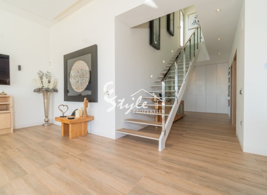 Resale - Villa - Las Colinas Golf