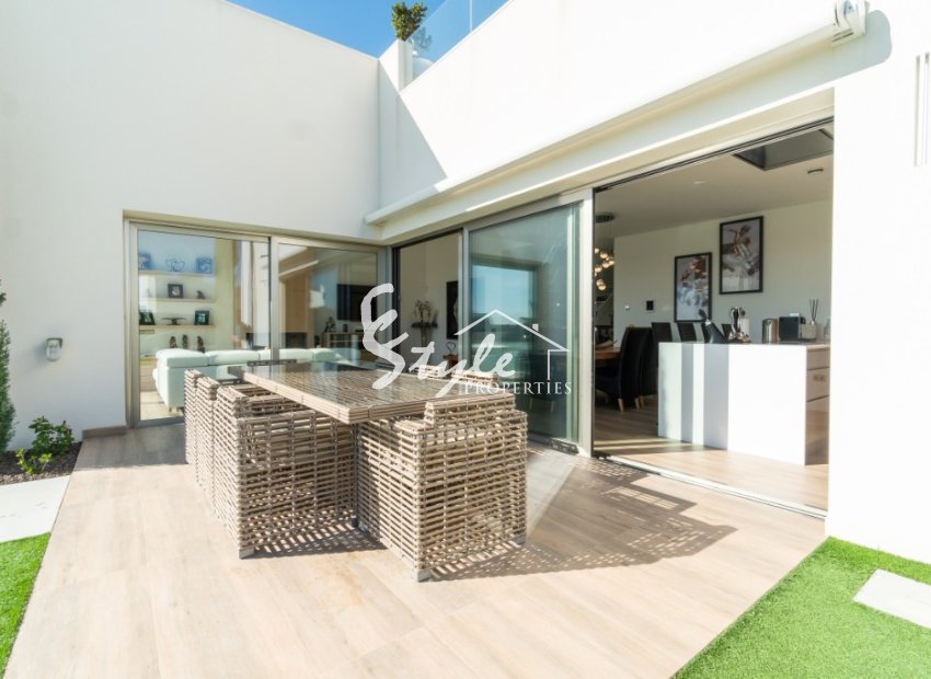 Resale - Villa - Las Colinas Golf