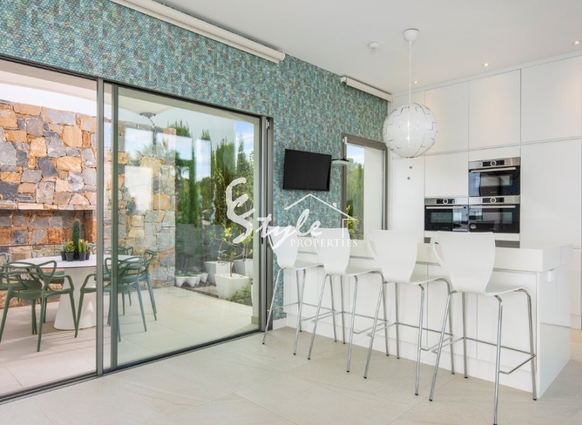 Resale - Villa - Las Colinas - Las Colinas Golf