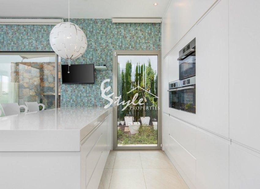 Resale - Villa - Las Colinas - Las Colinas Golf