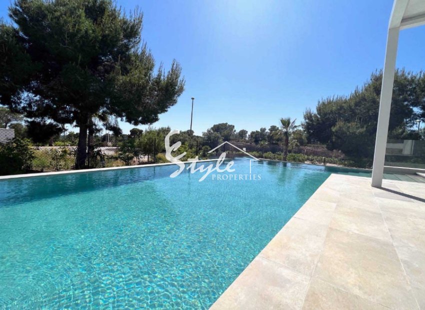 Resale - Villa - Las Colinas - Las Colinas Golf