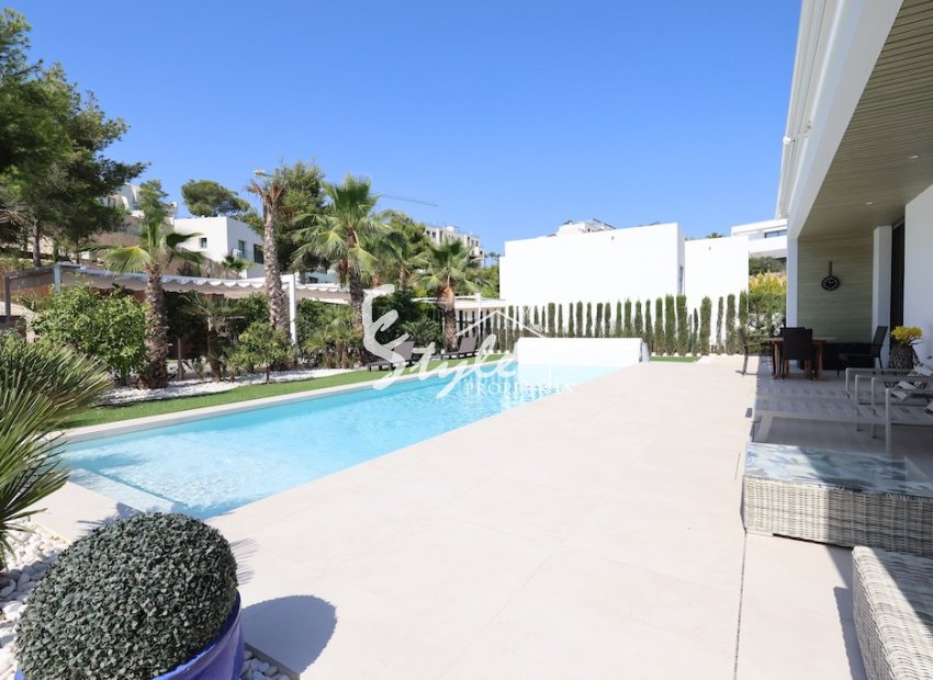 Resale - Villa - Las Colinas - Las Colinas Golf