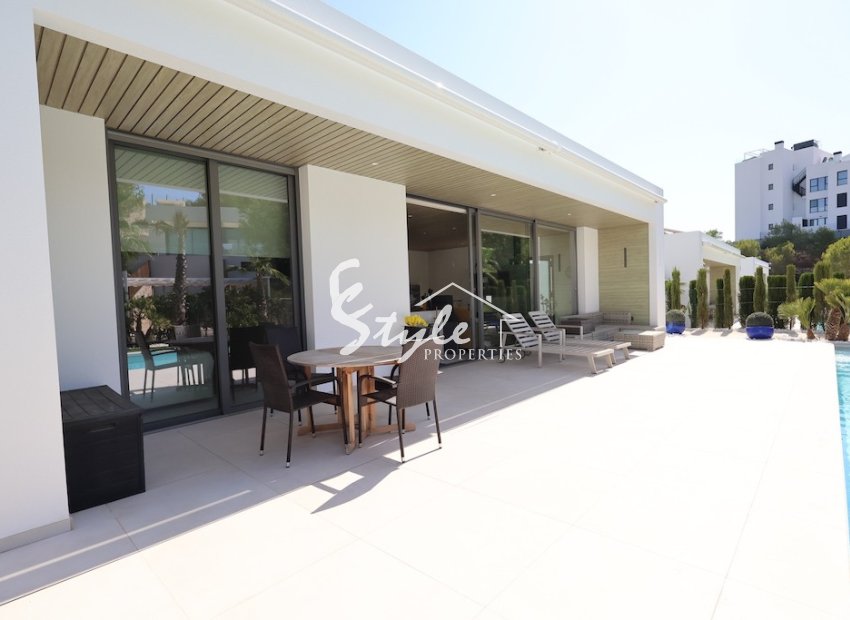 Resale - Villa - Las Colinas - Las Colinas Golf