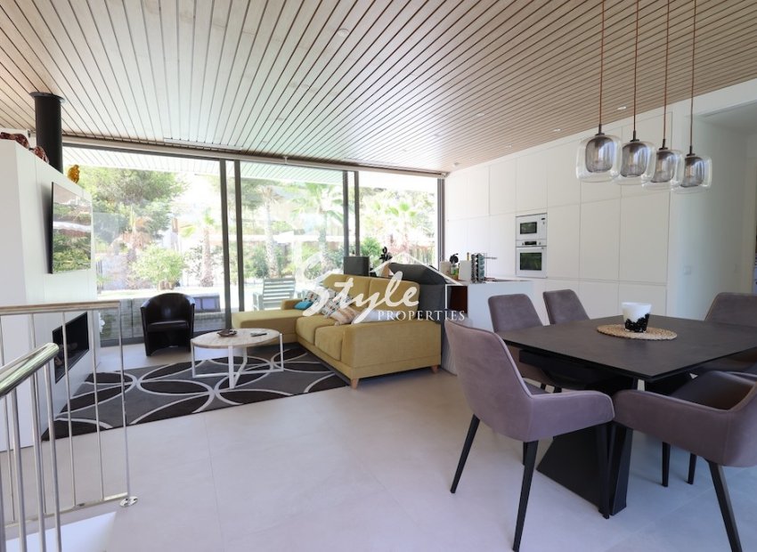 Resale - Villa - Las Colinas - Las Colinas Golf