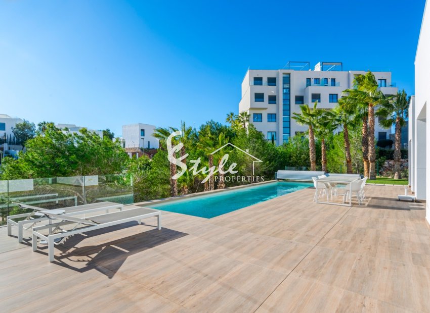 Resale - Villa - Las Colinas - Las Colinas Golf