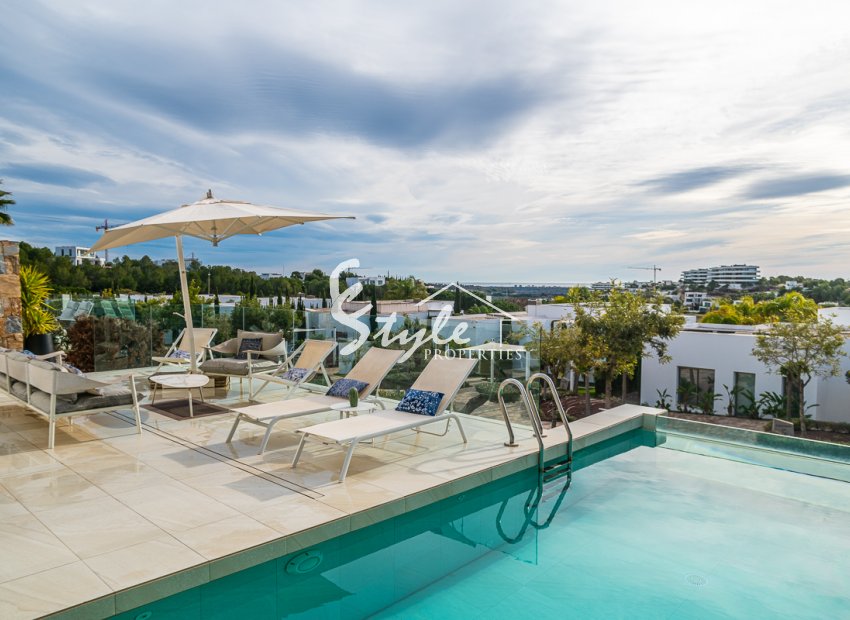 Resale - Villa - Las Colinas - Las Colinas Golf